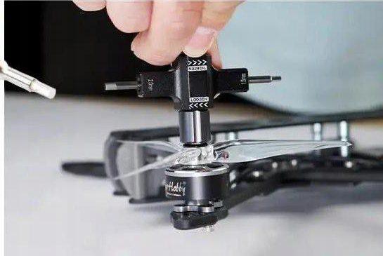 stp 4 in 1 wielofunkcyjny Śrubokręt / klucz do demontażu śmigieł 2.0+1.5